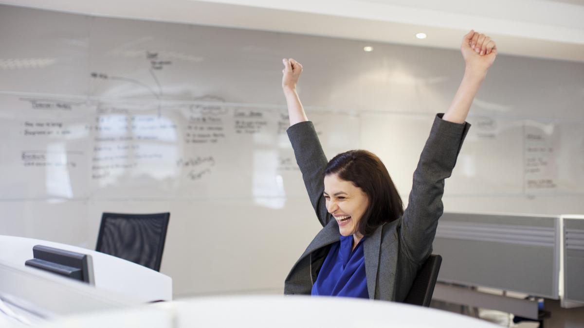 angajati mai fericiti si mai putin obositi cum s a schimbat viata oamenilor care lucreaza in tarile cu saptamana de lucru de 4 zile