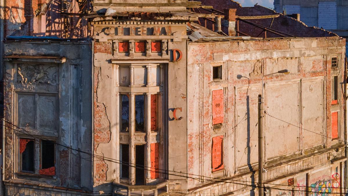 arcen red o noua viat cinematografului marconi din bucuresti vineri va fi iluminat pentru prima data in decenii