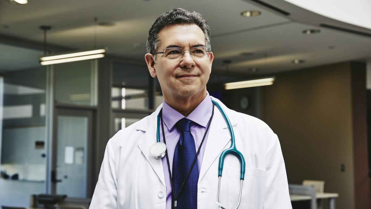 cnas da mai multi bani in 2025 spitalelor publice pentru salarii decat pentru servicii medicale o situatie fara precedent