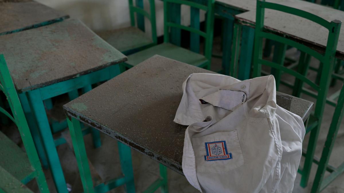 o profesoara a murit salvandu si elevii dupa ce un avion militar s a prabusit peste o scoala sunt copiii mei cum sa i parasesc