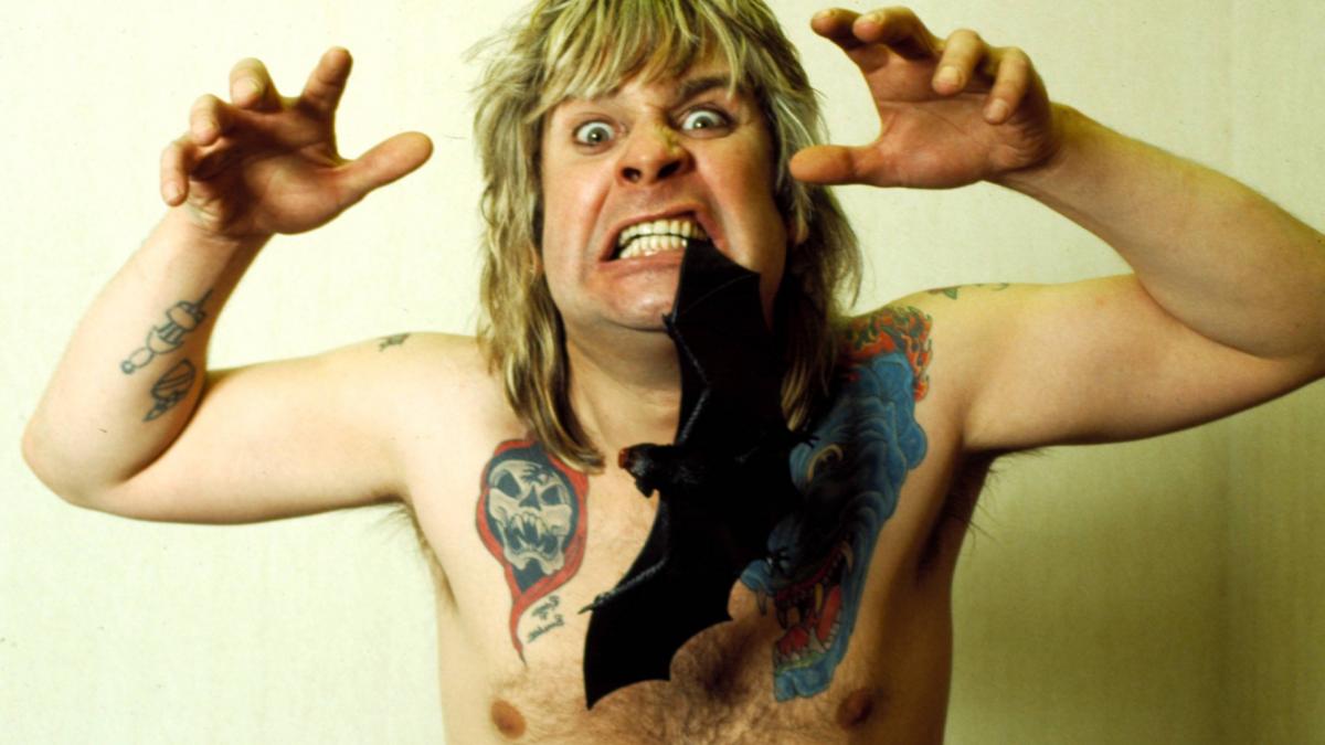 ozzy osbourne si momentul care a socat lumea a muscat sau nu capul unui liliac viu