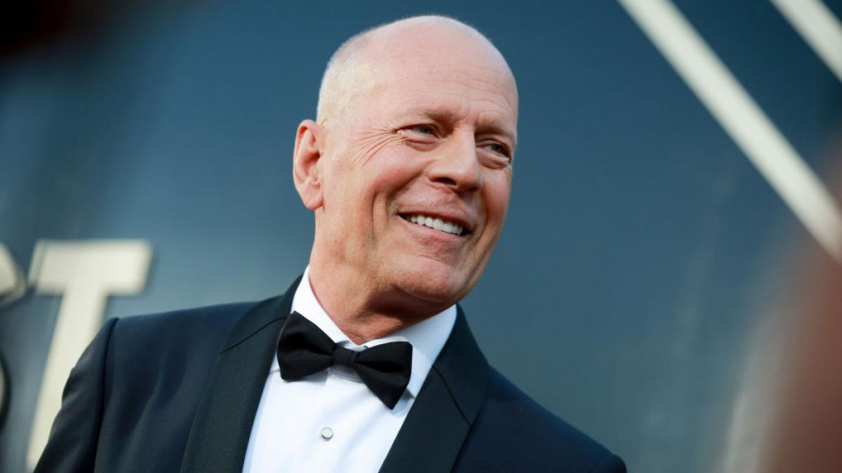 starea de sanatate a lui bruce willis se inrautateste actorul nu mai poate sa vorbeasca si nici sa citeasca