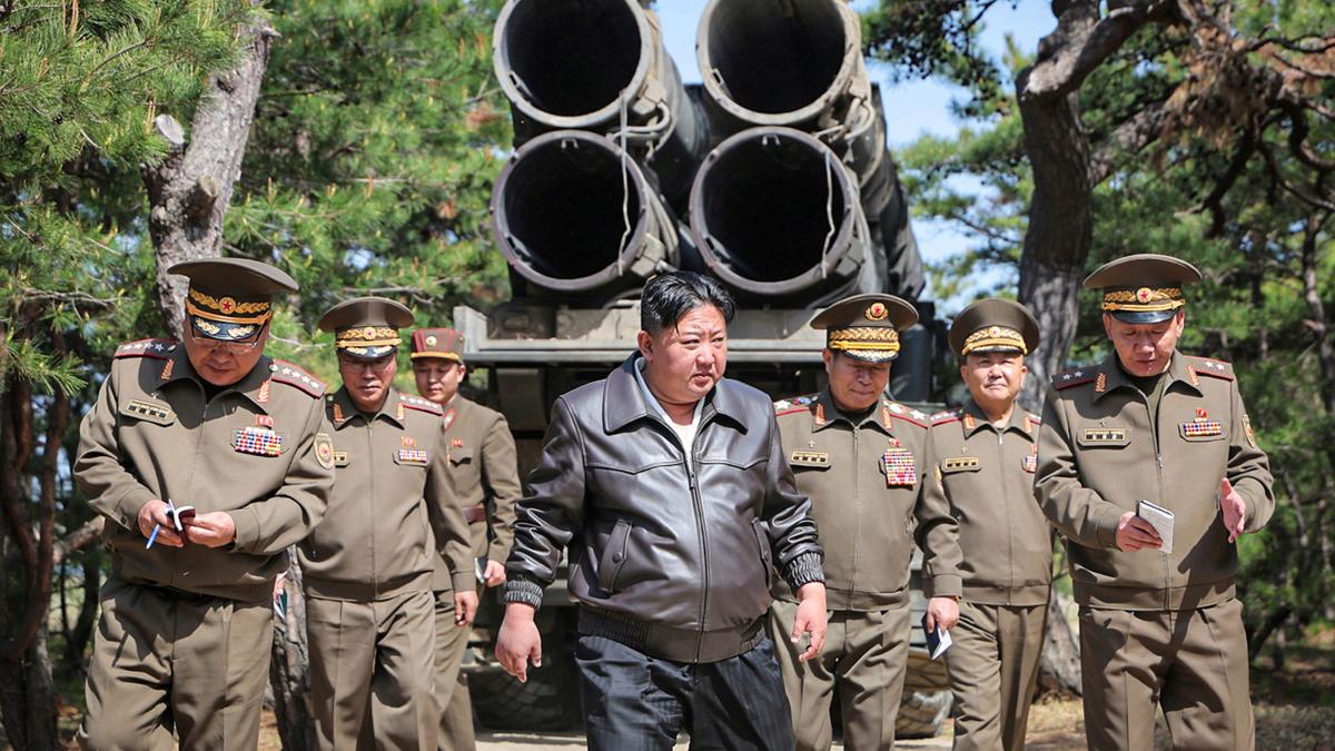 kim jong un le a cerut soldatilor sai sa se pregateasca pentru un razboi adevarat