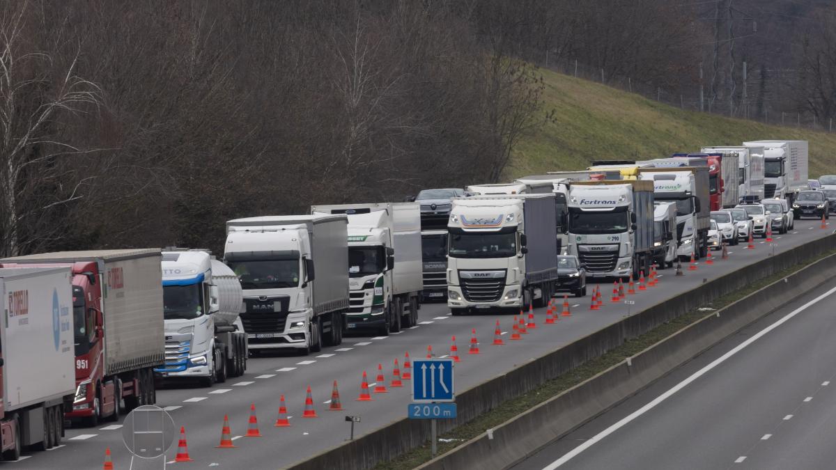 restrictii de circulatie pentru camioanele de mare tonaj in mai multe judete din tara din cauza caniculei