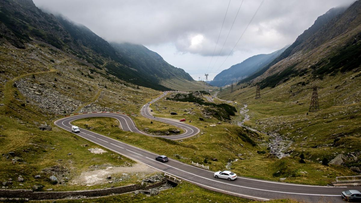 aglomeratie pe transfagarasan din cauza numarului mare de turisti recomandarile politistilor