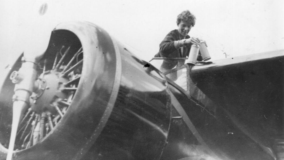 misterul disparitiei celei mai cunoscute femei pilot din istorie care sunt noile teorii in cazul ameliei earhart
