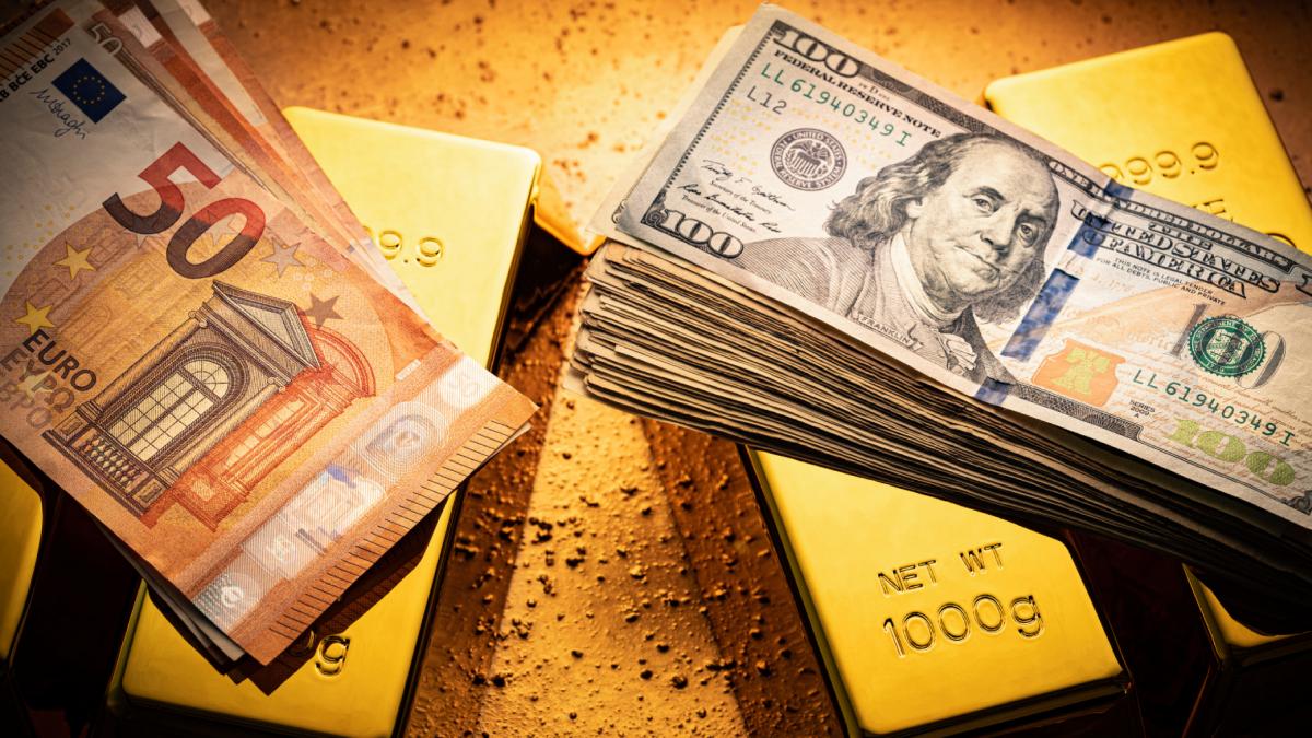 pretul aurului atinge minimul ultimelor doua saptamani dupa noul acord comercial intre ue si sua