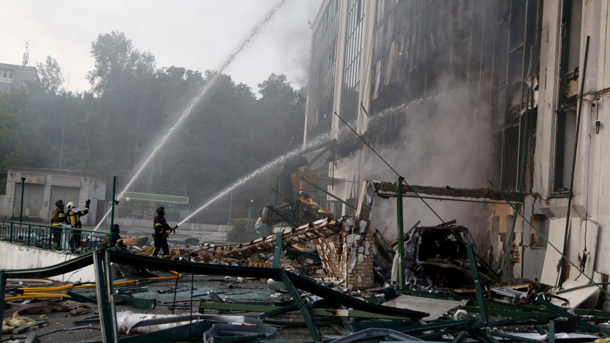 rusia a bombardat masiv kievul si mai multe regiuni din ucraina dupa discutiile de pace din ultimele zile