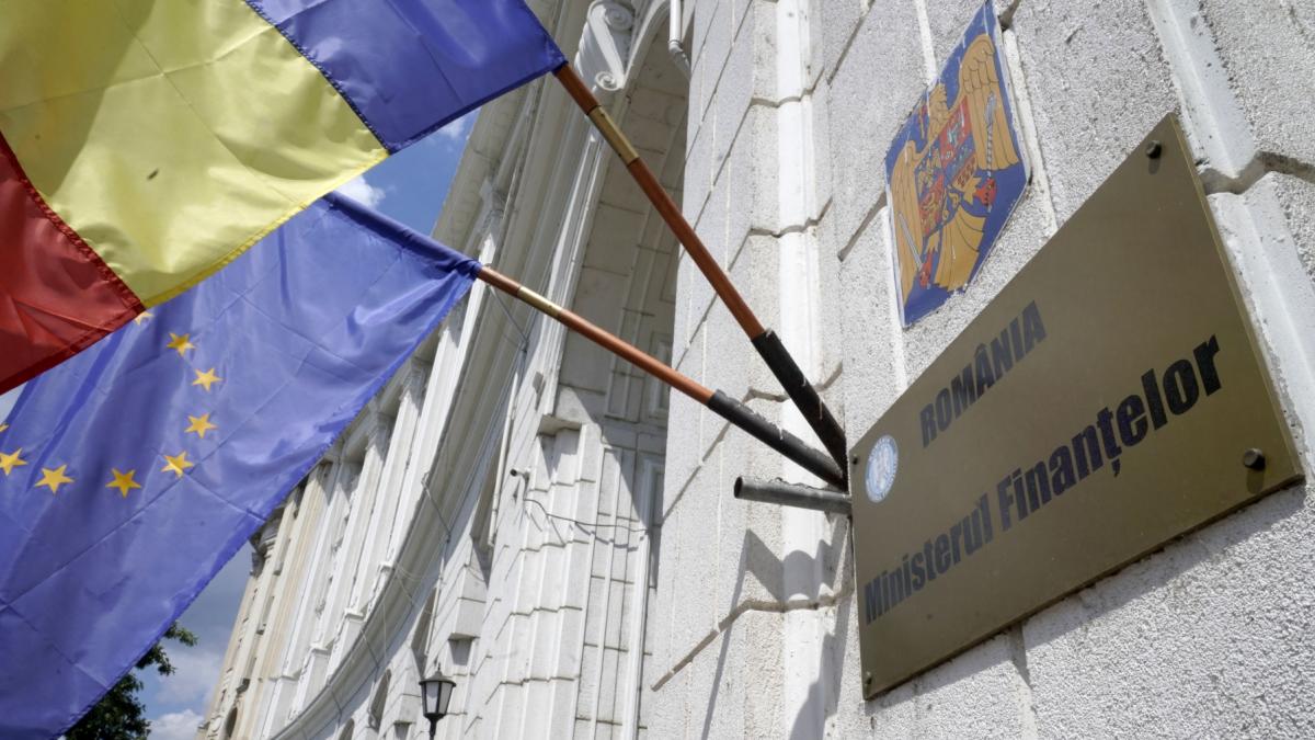 schimbari la ministerul finantelor din 1 august angajatii vor fi obligati sa trimita un raport zilnic sefilor cu ce au lucrat