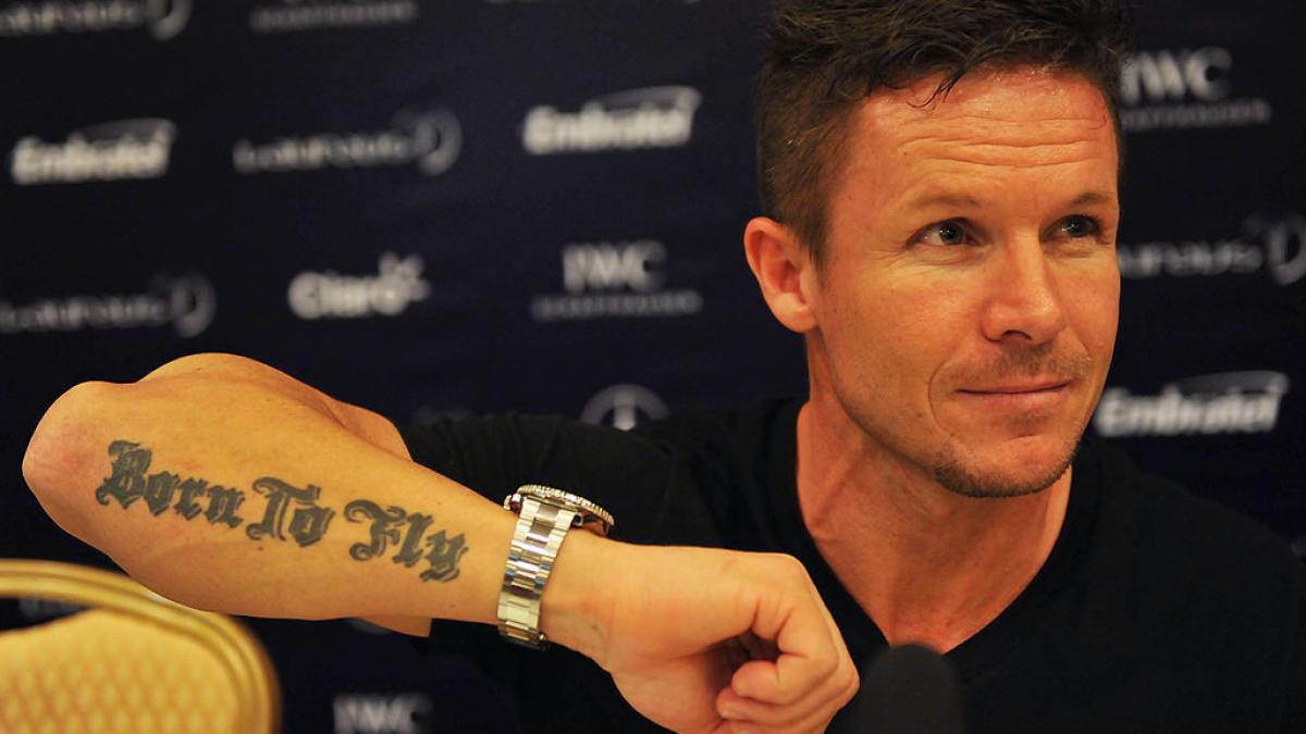 ultima zi in care fanii ii pot aduce omagii lui felix baumgartner ce a pus familia pe sicriul sportivului