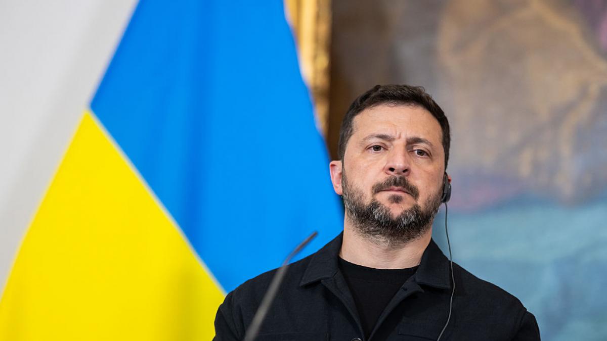 dupa un val de proteste si indignare la bruxelles ucraina promite ca va corecta legea acuzata ca distruge lupta anti coruptie