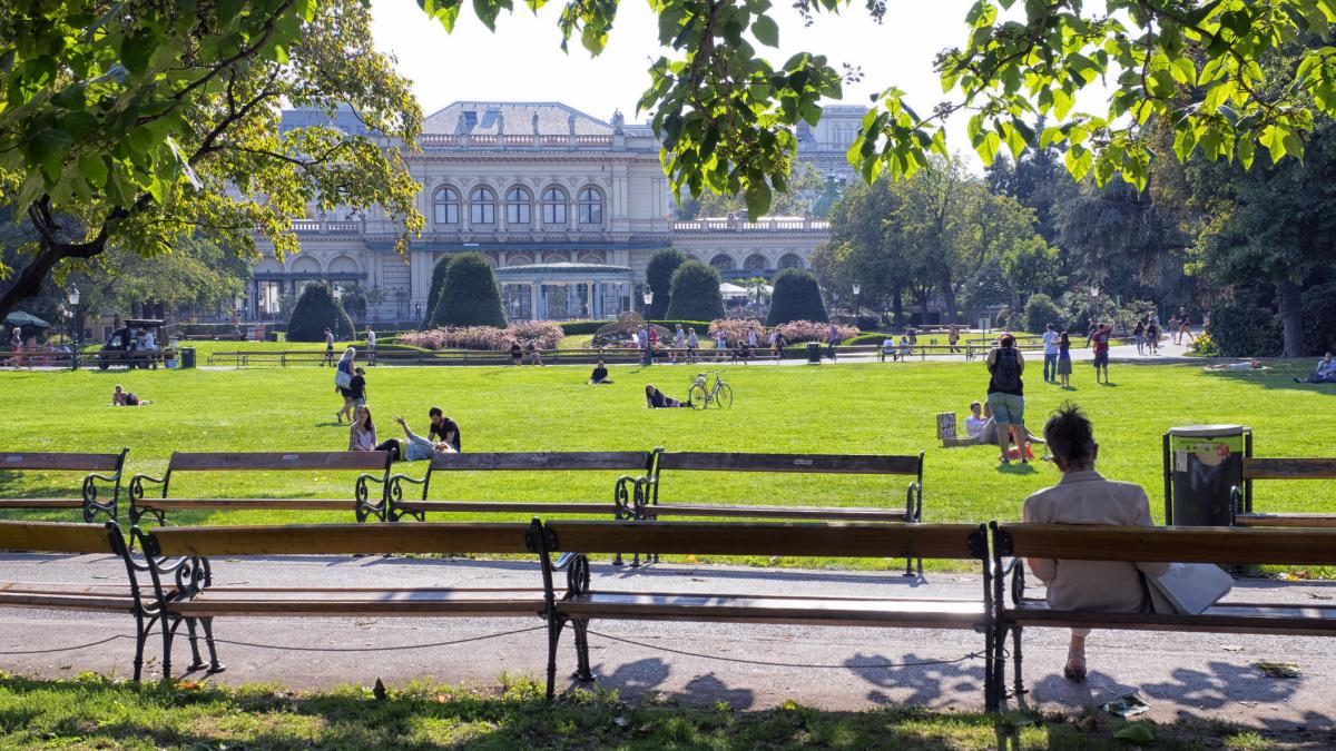 ajuns in austria un barbat a cerut ajutor de la stat si a primit 66 000 e apoi s a aflat ca acasa avea ferma apartament si bitcoin