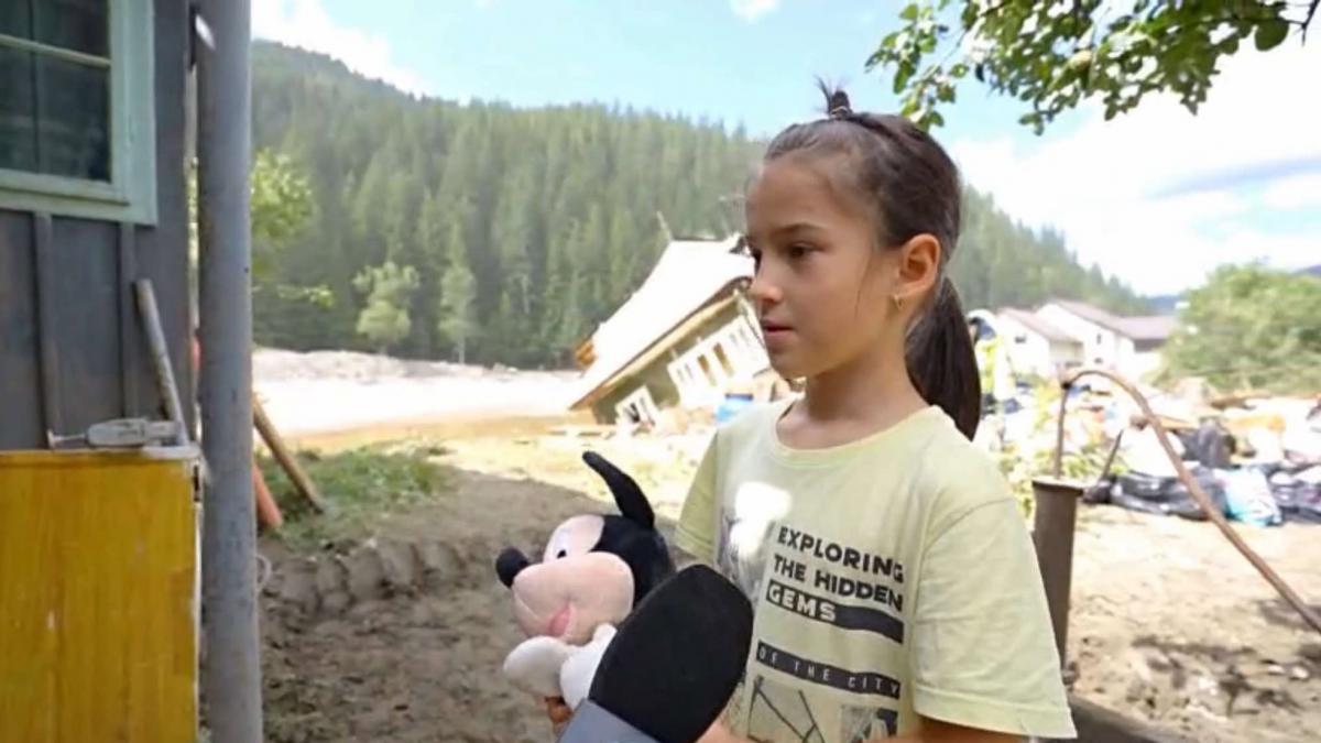 o fetita din brosteni simbol al curajului in mijlocul dezastrului andreea vrea devina jandarm dupa ce a vazut eroismul salvatorilor