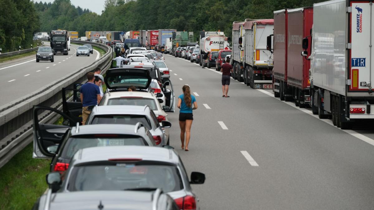 accident grav pe o autostrada din italia sunt cel putin trei morti si 18 raniti