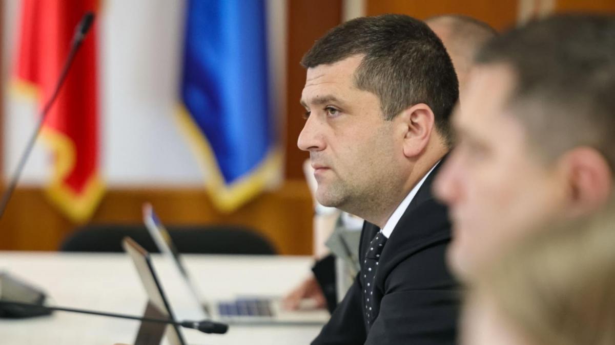 radu miruta a interzis accesul in fabricile de armament fara acordul ministerului dupa explozia de la cugir