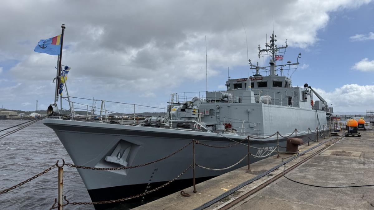 vanatorul de mine m 271 capitan constantin dumitrescu a intrat in serviciul fortelor navale romane