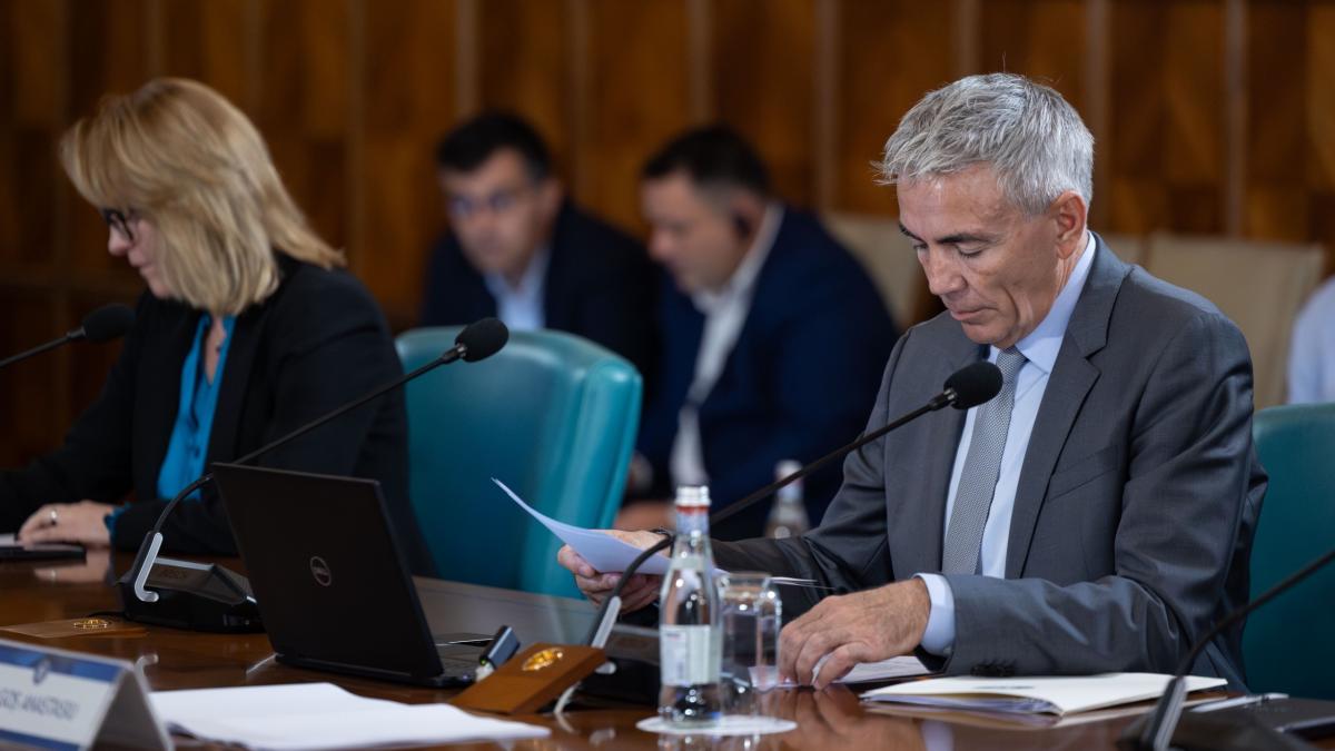 de ce este dragos anastasiu inca vicepremierul romaniei la 9 zile de la demisie