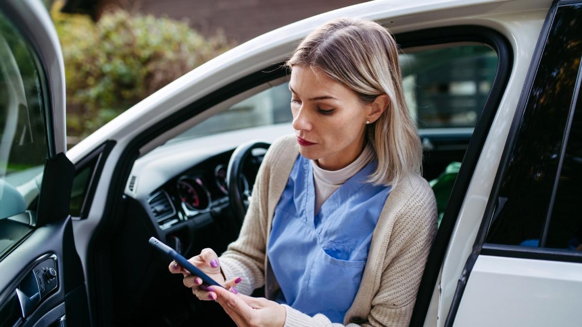 o femeie a fost taxata cu aproape 8 000 de dolari pentru 45 de minute de parcare la un spital din los angeles care e motivul