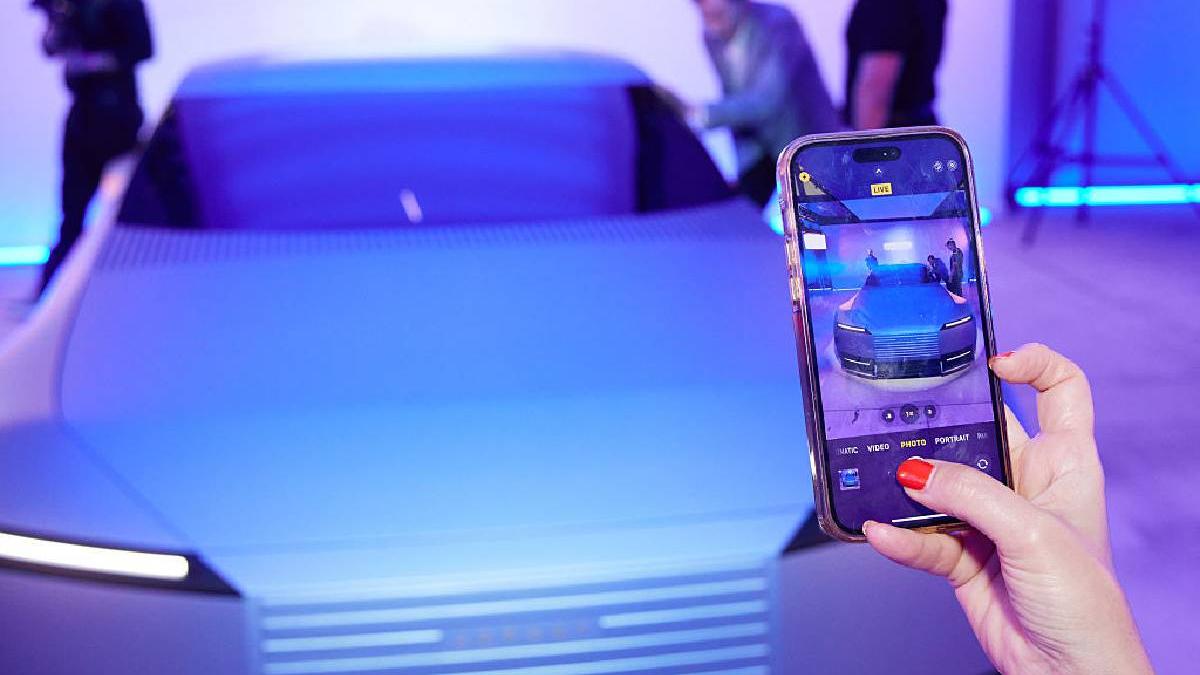 trump a atacat compania jaguar tulburare absoluta reclama stupida si woke un dezastru total