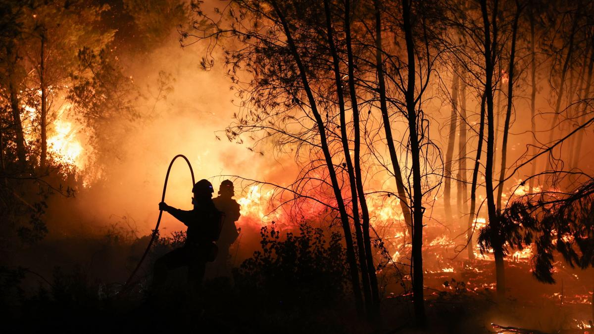 atentionare de calatorie pentru romanii care merg in franta din cauza unui incendiu urias in sudul tarii