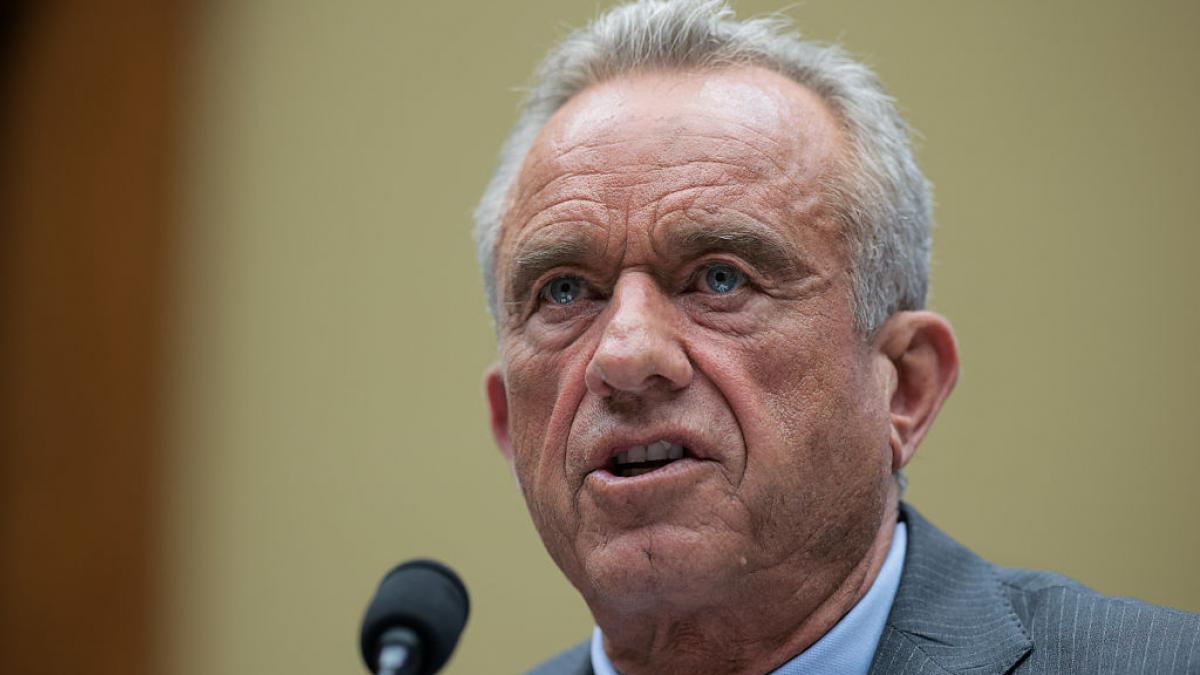 robert kennedy jr anunta taierea finantarii de 500 de milioane de dolari pentru dezvoltarea vaccinurilor cu arn mesager