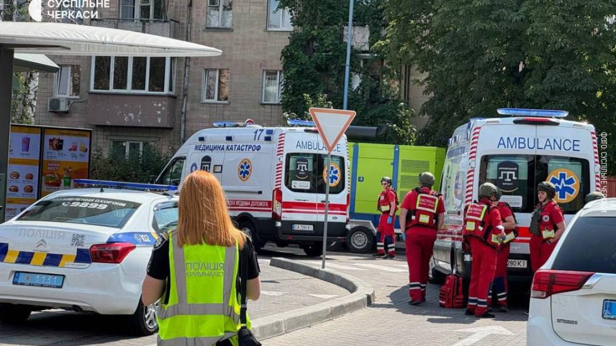 atac armat in ucraina un barbat a deschis focul intr un mcdonald s