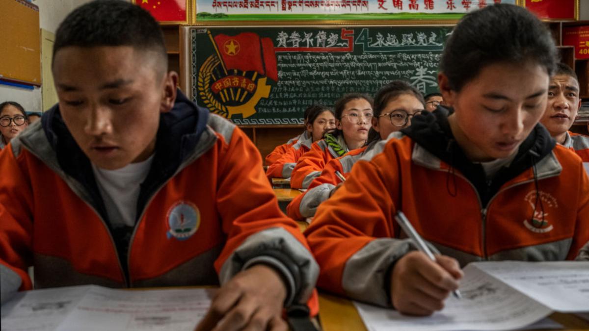 china elimina limba tibetana din subiectele obligatorii la examenul de admitere la universitate in tibet din ce materii se va da test