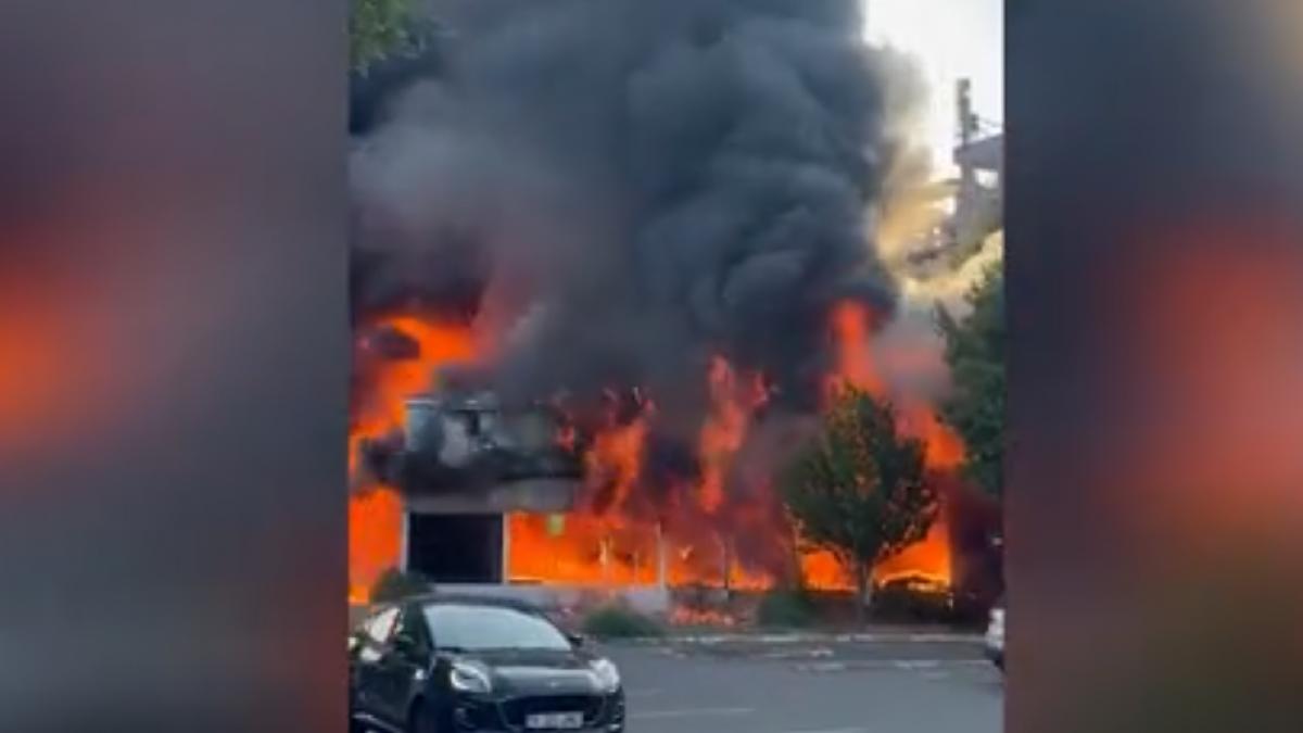 cladirea fostului club belagio din mamaia a luat foc