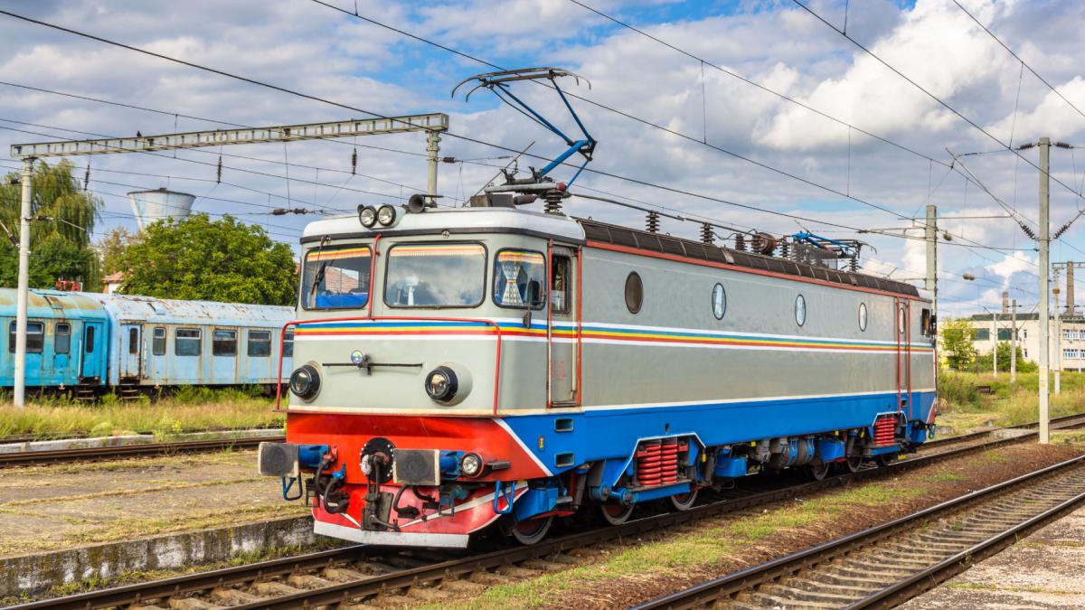 mai putin zgomot de tren cfr instaleaza panouri antifonice pe rutele bucuresti constanta si bucuresti predeal