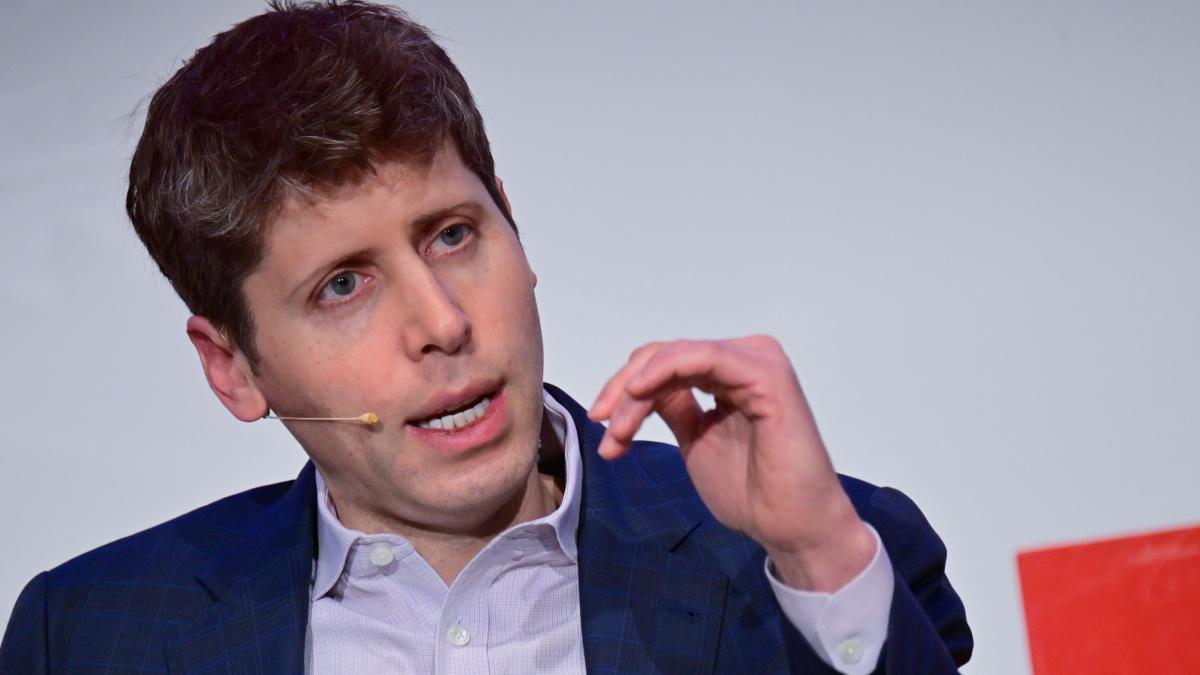 openai a lansat chatgpt 5 sam altman spune ca este o varianta cu doctorat ce stie sa faca