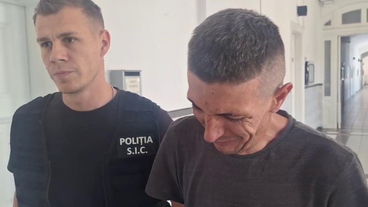 primele declaratii ale criminalului din arad a inceput sa planga in fata jurnalistilor imi pare rau nu am gandit