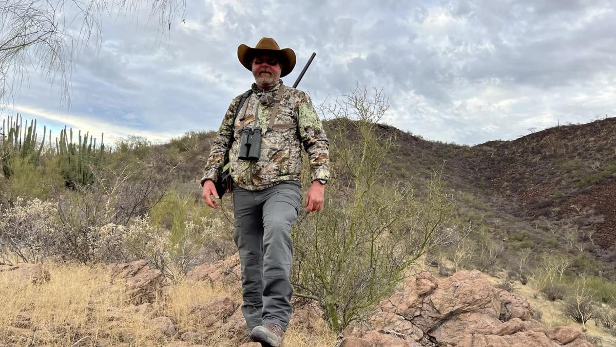 un milionar american care s a dus in africa sa vaneze animale exotice a fost lovit cu cornul de un bivol si a murit