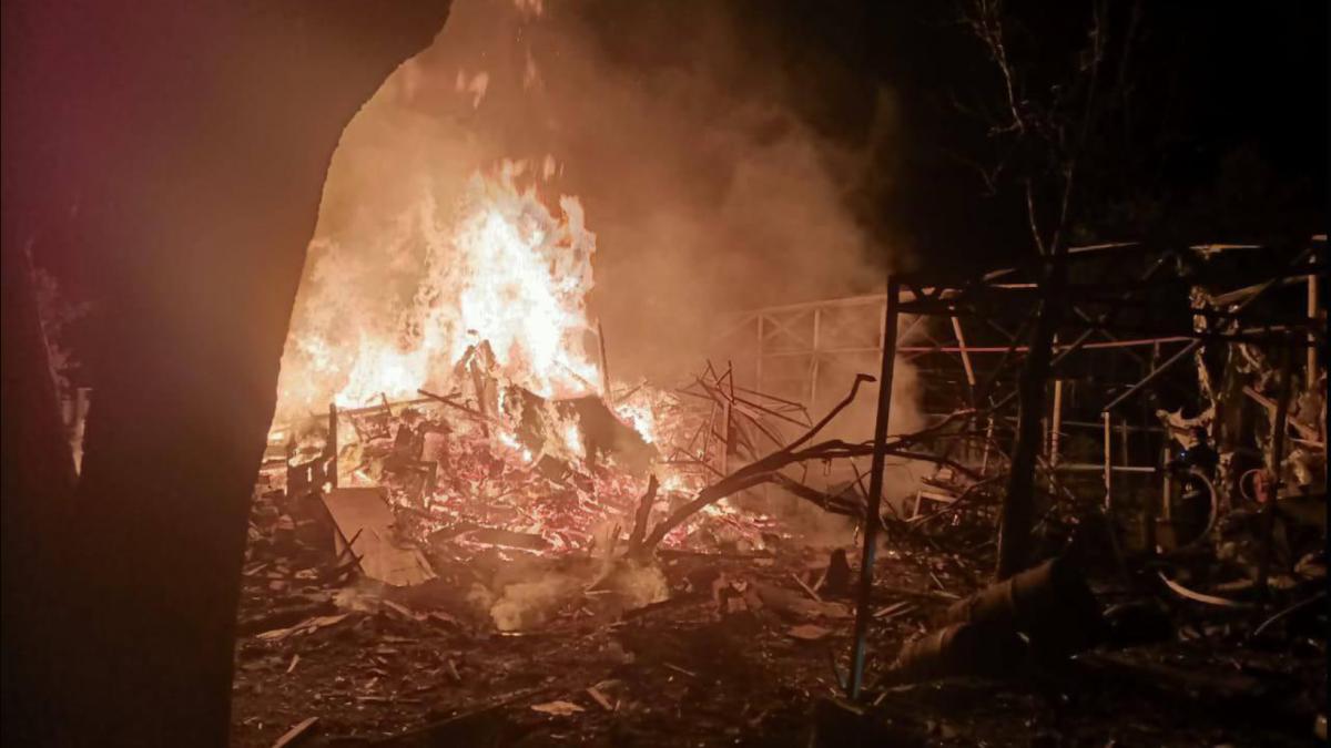 rusia bombardeaza civili ucraineni in forta dupa ce trump a anuntat ca se va intalni cu putin trei oameni ucisi zeci sunt raniti