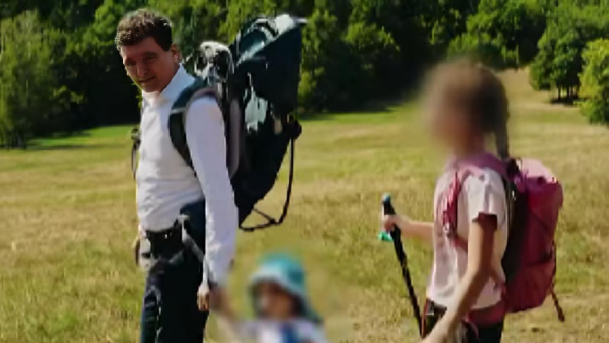 imagini inedite cu presedintele romaniei nicusor dan in drumetie cu cei doi copii au fost cei mai incantati