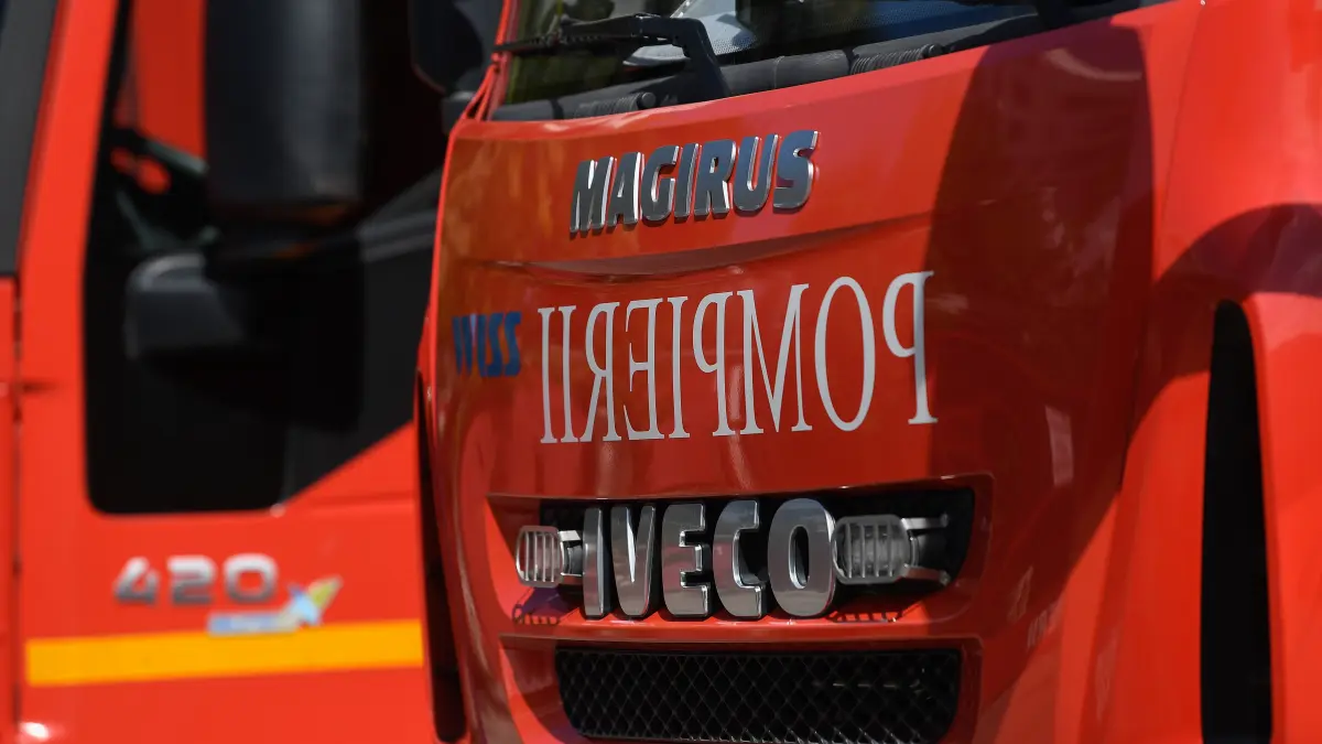 o masina de pompieri a luat foc chiar in timp ce stingea un incendiu de vegetatie din teleorman