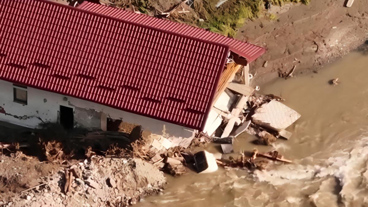 presedintele cj suceava toate casele grav afectate de inundatii si au gasit constructori