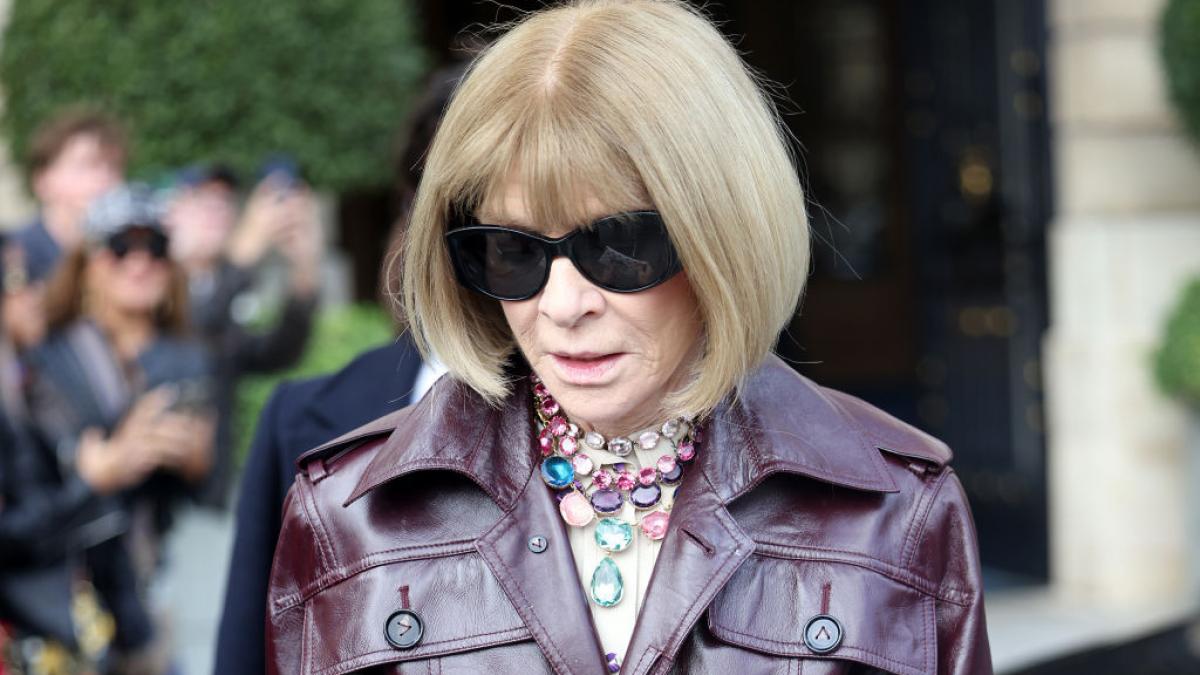 anna wintour isi cauta o asistenta ofera un salariu de pana la 125 000 de dolari