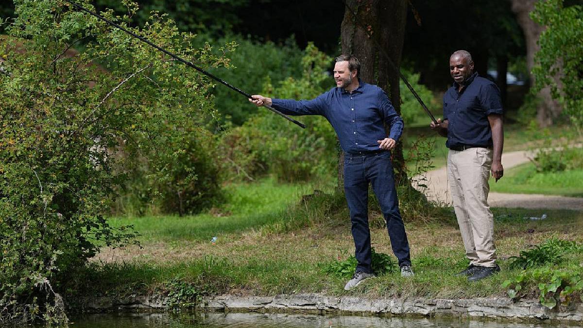cum a fost tulburata viata oamenilor dintr un orasel pitoresc din oxfordshire unde jd vance este in vacanta cu familia