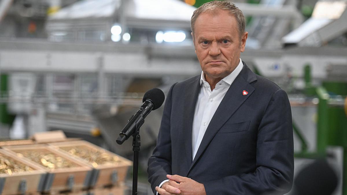 donald tusk ucraina sa participe la discutiile de pace cand marile puteri au decis peste capul altora consecintele au fost grave