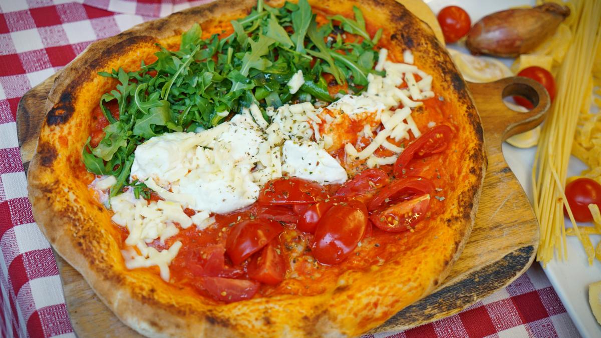 o femeie a cerut la un restaurant o pizza fara rosii ce a urmat a socat o trist si rusinos