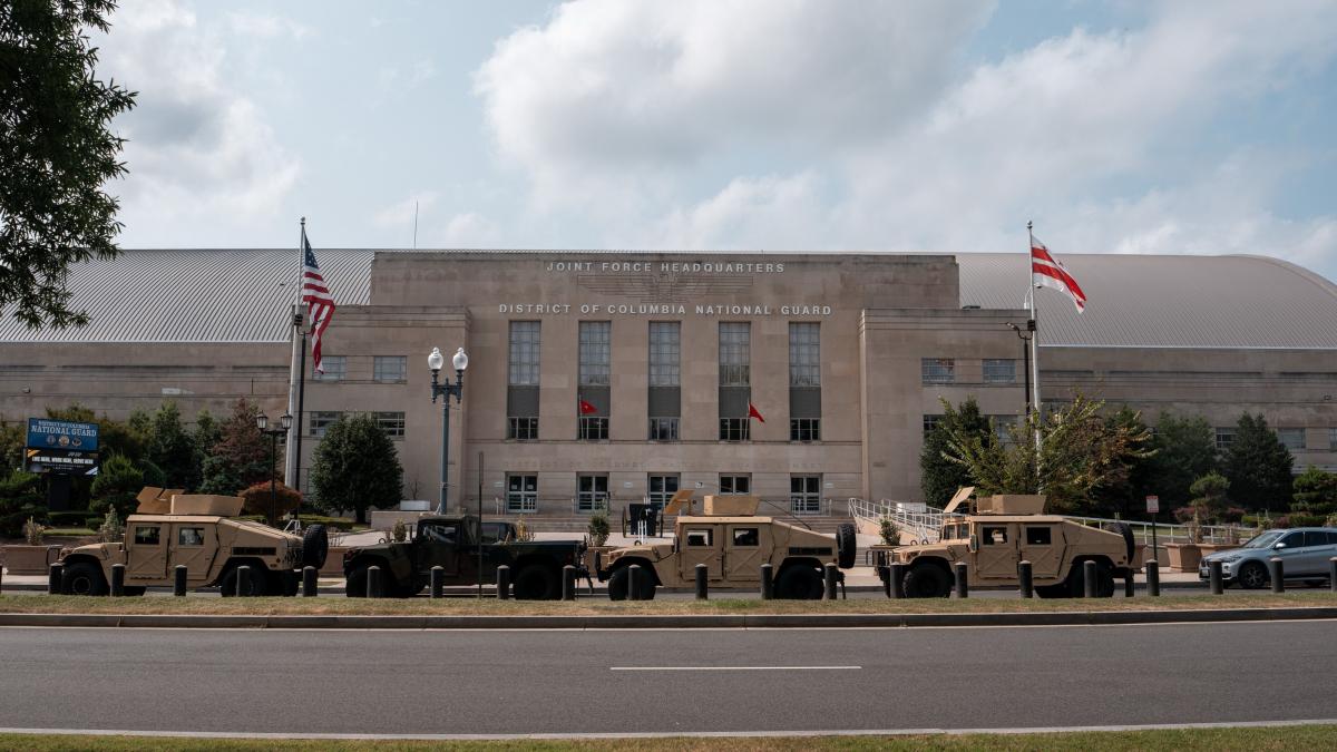 trump a preluat controlul asupra capitalei washington militari din garda nationala circula pe strazi ce acuza presedintele sua