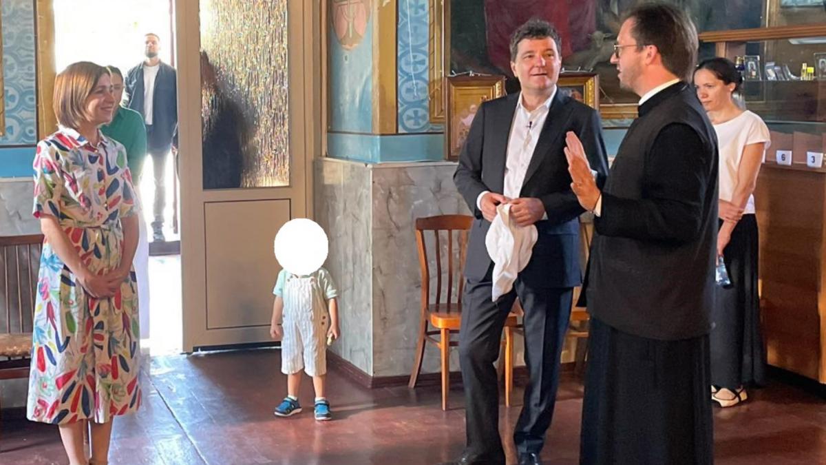 nicusor dan si maia sandu au vizitat impreuna o biserica si un centru social de langa chisinau