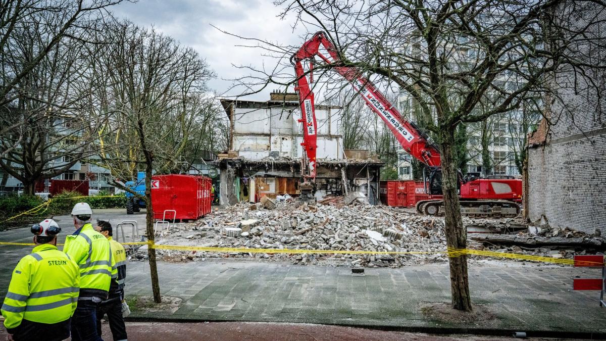 o mica tara europeana este zguduita in fiecare noapte de explozii este o problema nationala