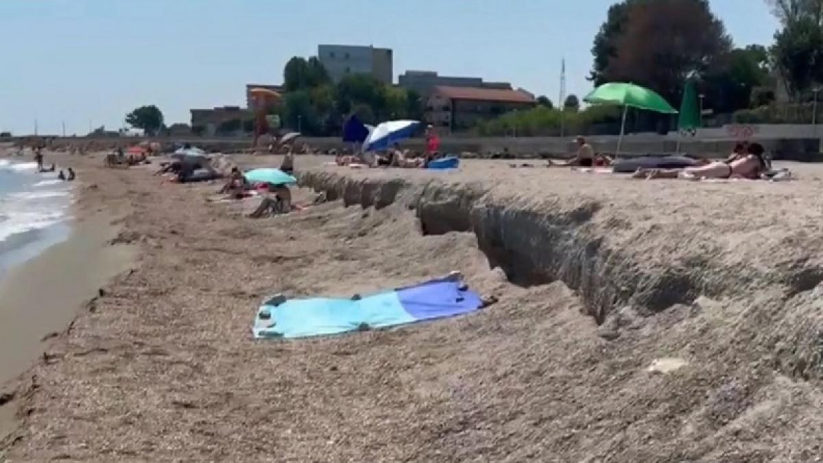 plajele din sudul litoralului distruse de un fenomen neobisnuit denumit cliffing