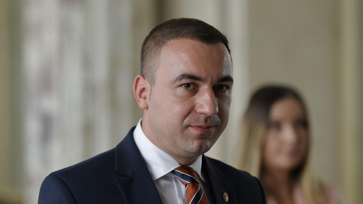 surse sorin grindeanu l a sunat pe bogdan ivan sa ii ceara sa isi retraga finul propus in conducerea hidroelectrica