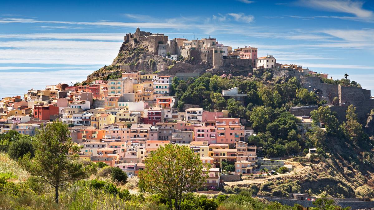 tragedie in familia unor romani aflati in vacanta in sardinia copilul lor a iesit din hotel si s a ascuns in masina parcata la soare