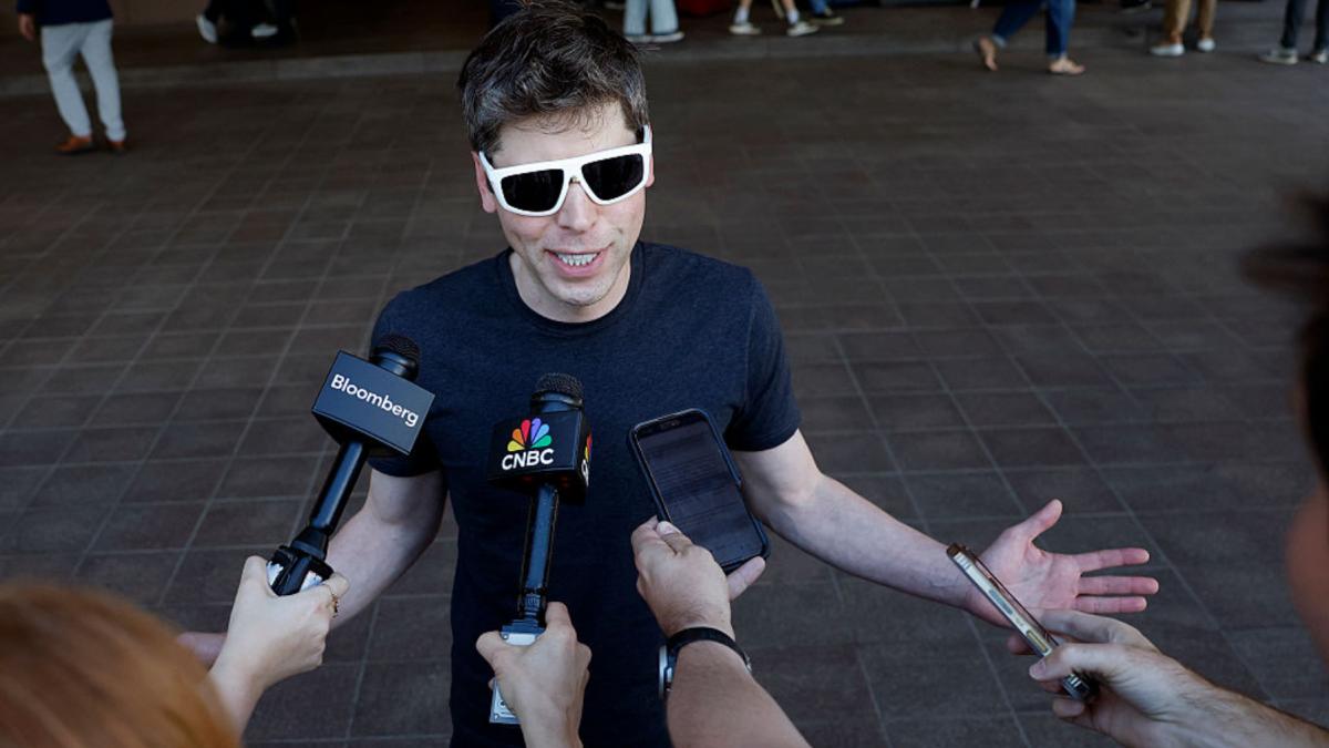 ceo ul openai spune ca in 10 ani absolventii de facultate vor avea locuri de munca complet noi interesante si foarte bine platite