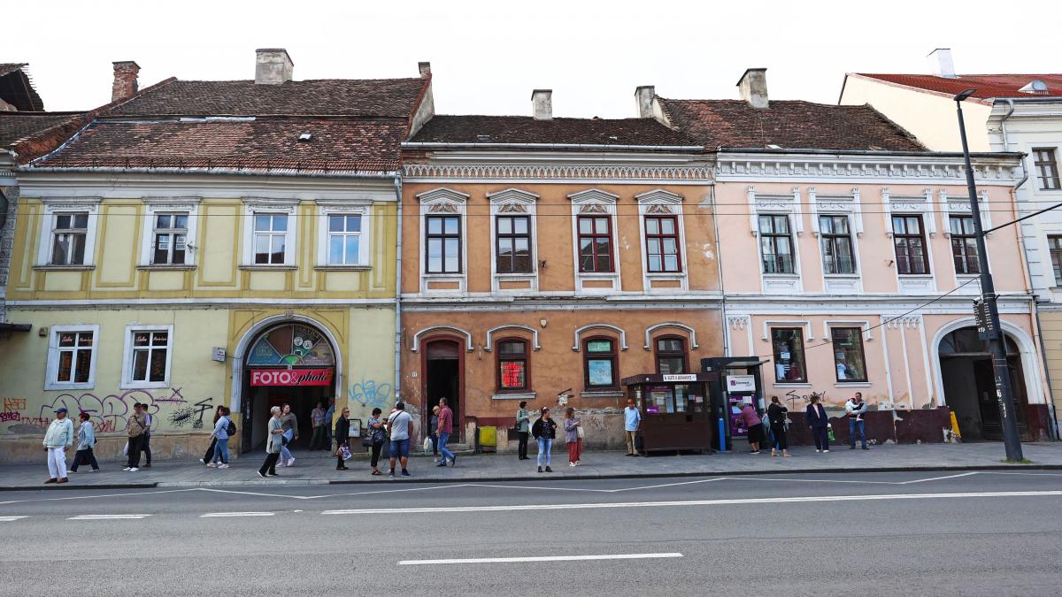 schimbare radicala pe piata imobiliara romanii au inceput sa cumpere apartamente vechi si prefera sa plateasca cash