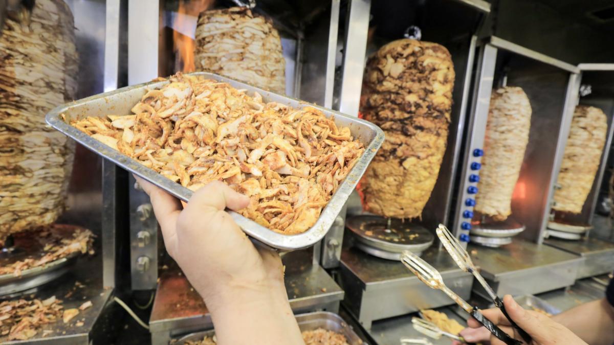 shaorma contaminata cu bacterii din fecale vanduta pe litoralul romanesc avertismentul inspectorilor sanitari