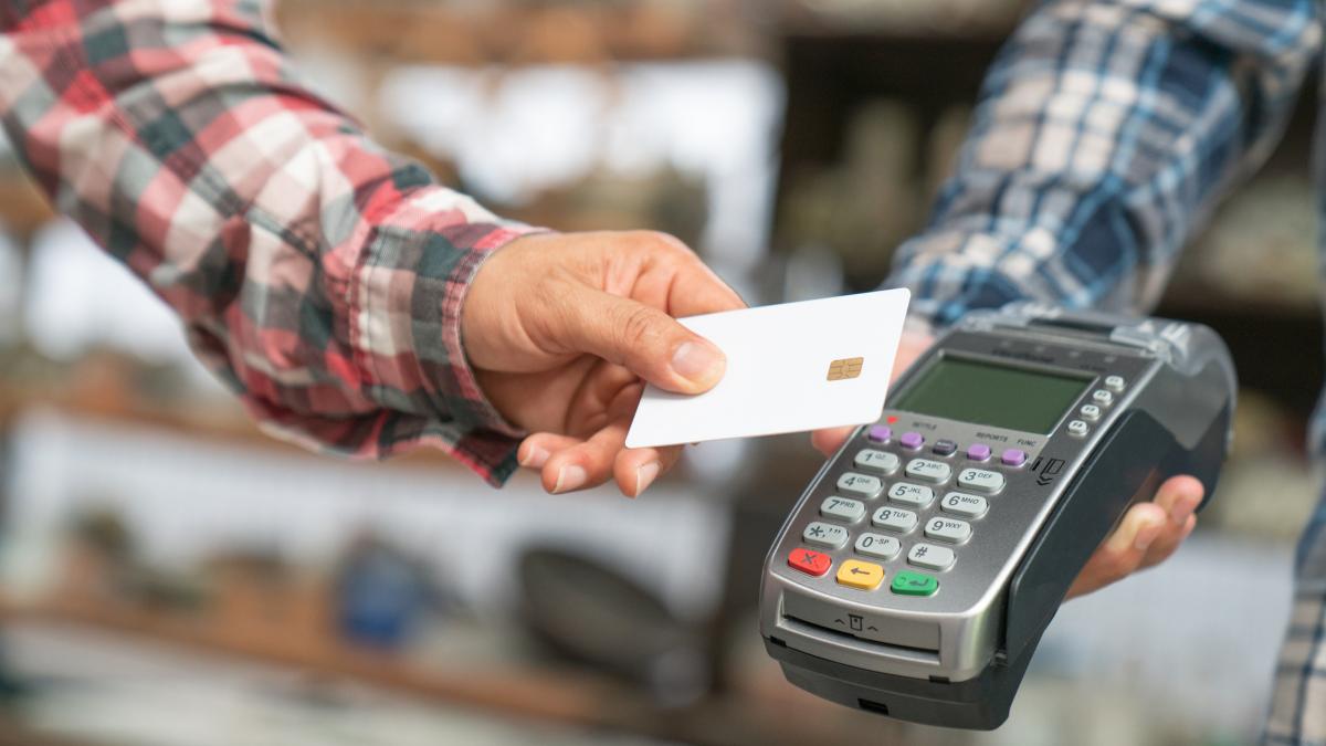 toate magazinele vor fi obligate sa permita plata cu cardul ce se va intampla in zonele fara internet